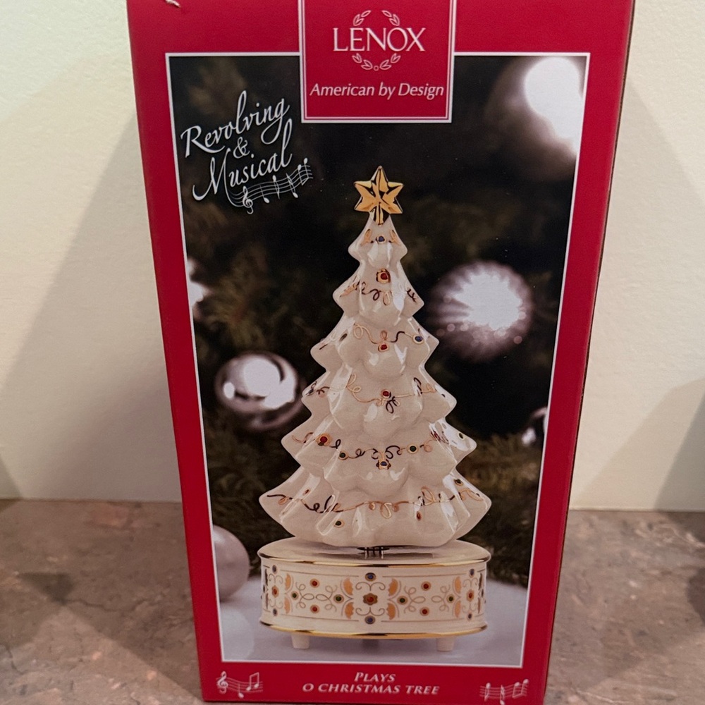 Lenox Cream and Gold Musical Christmas Tree
